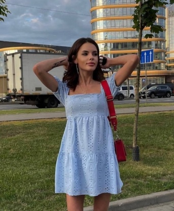 У меня широкий набор услуг, чтобы удовлетворить каждую твою фантазию. 💋 Нет ничего невозможного, когда ты рядом со мной. Со мной ты погрузишься в мир страсти и наслаждения. Только взгляни на мои фото, и они станут лучшим подтверждением моей красоты и соблазна. 📸 Мои клиенты отмечают мою внимательность, профессионализм и незабываемые моменты, проведенные со мной. 🌟 Я жду встречи с тобой, чтобы сделать каждую минуту в Москве запоминающейся! 💫✨ Александра