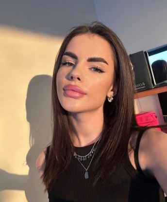 У меня широкий набор услуг, чтобы удовлетворить каждую твою фантазию. 💋 Нет ничего невозможного, когда ты рядом со мной. Со мной ты погрузишься в мир страсти и наслаждения. Только взгляни на мои фото, и они станут лучшим подтверждением моей красоты и соблазна. 📸 Мои клиенты отмечают мою внимательность, профессионализм и незабываемые моменты, проведенные со мной. 🌟 Я жду встречи с тобой, чтобы сделать каждую минуту в Москве запоминающейся! 💫✨ Александра